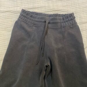 lululemon athletica Gray Capris